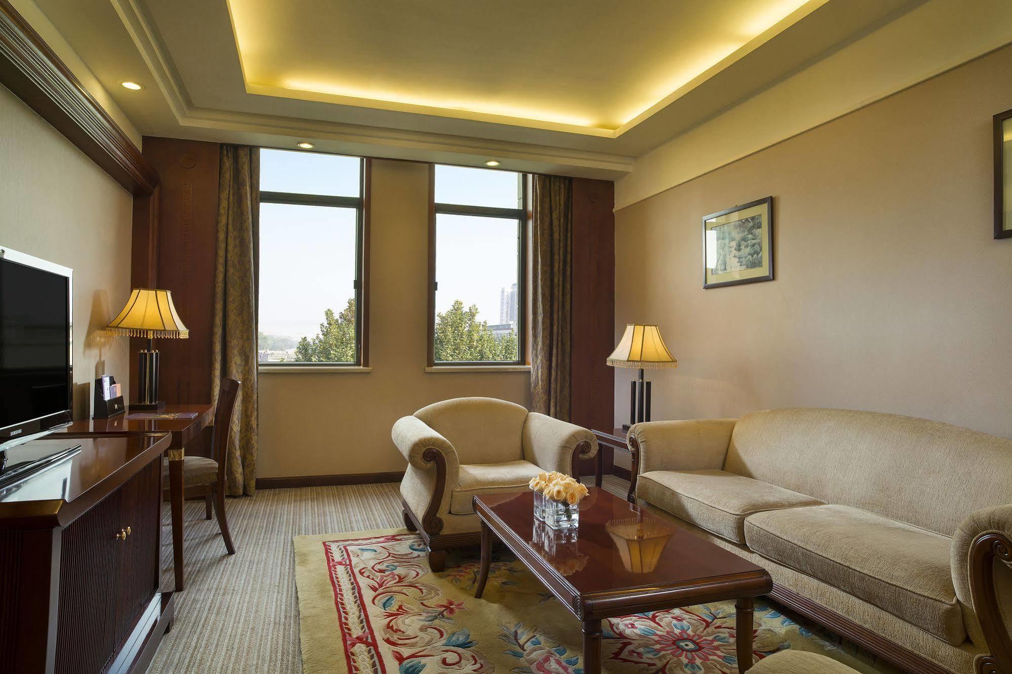 Grand Mercure Xian On Renmin Square Exterior photo