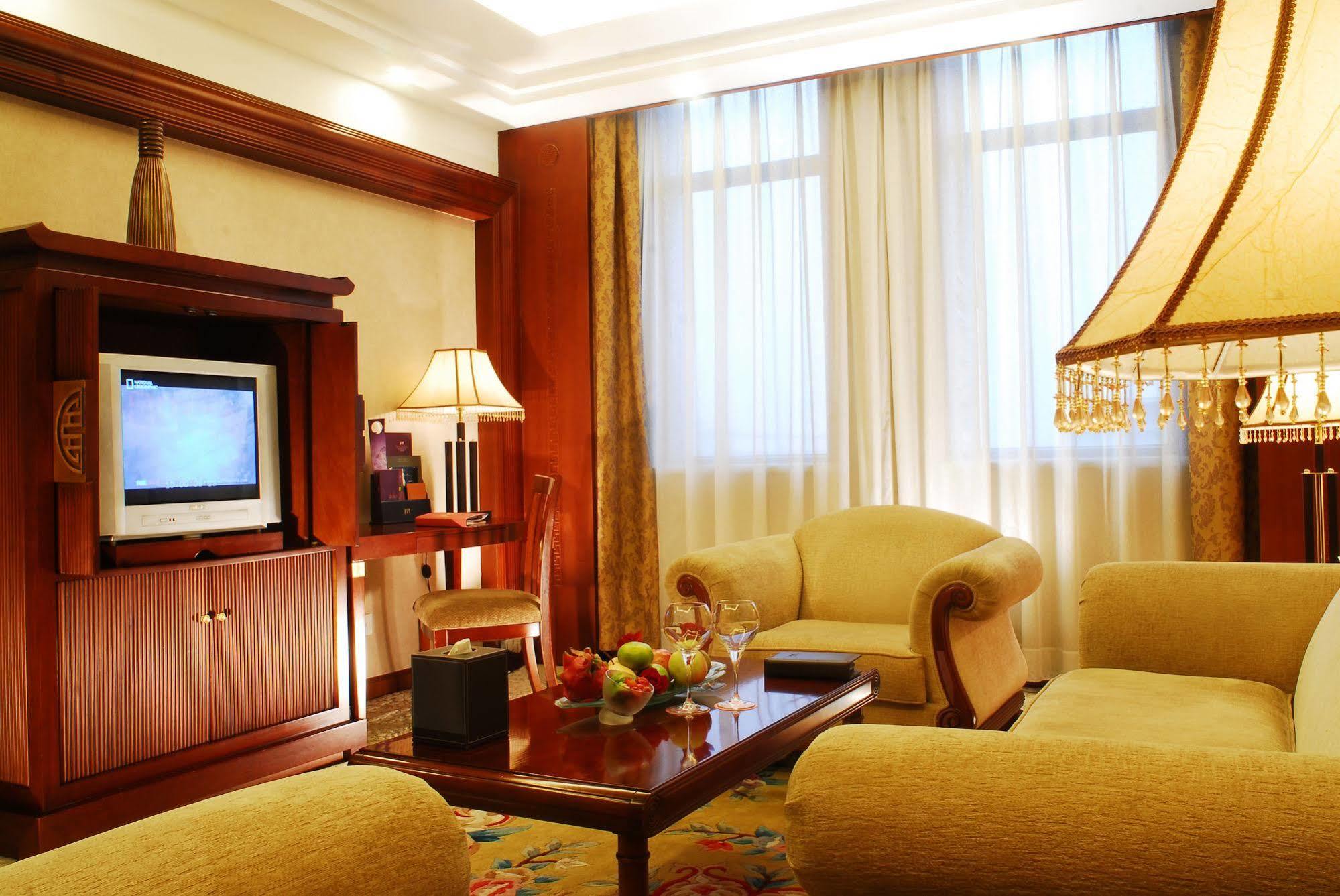 Grand Mercure Xian On Renmin Square Exterior photo